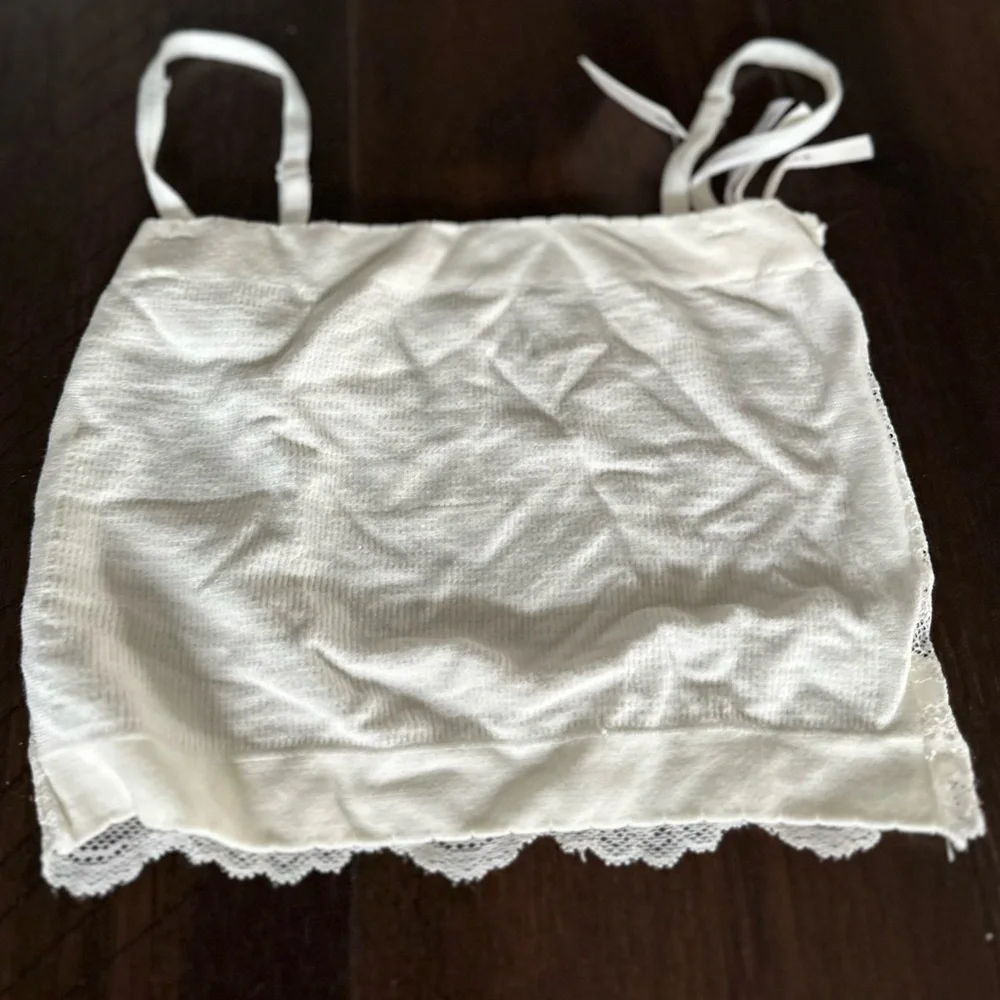 ‼️RARE‼️🎸ANTHROPOLOGIE🎸🔥NWT🔥Lace Scalloped Bandeau Bralette— S/M